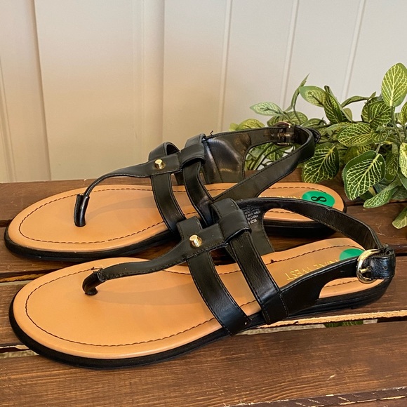 New! Cute Nine West Strappy Thong Style Sandals - Picture 2 of 10
